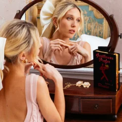 Strapped|Book Clutch<Olympia Le-Tan Gentlemen Prefer Blondes (Strapped)