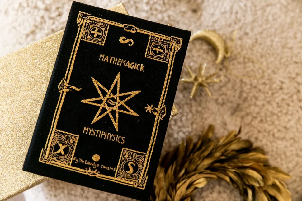 Strapped|Book Clutch<Olympia Le-Tan Mathemagick and Mystiphysics (Strapped)